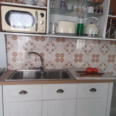 Traditionelles Dorfhaus Malona 度假居