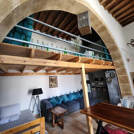 Traditionelles Dorfhaus Malona *