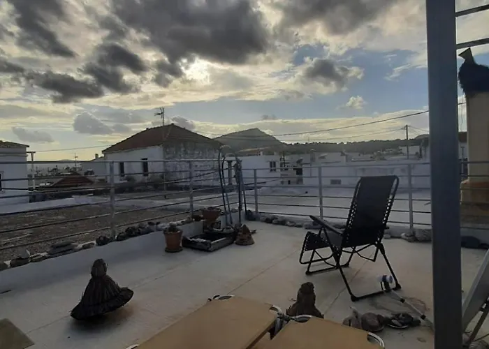 Traditionelles Dorfhaus Malona * Malona Village