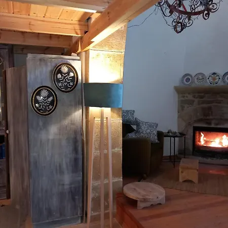 Traditionelles Dorfhaus Malona * Μάλονα Village