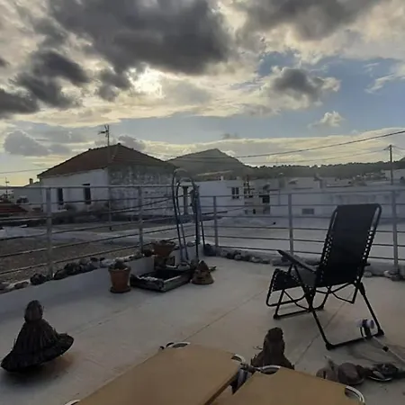 Traditionelles Dorfhaus Malona * Μάλονα Village